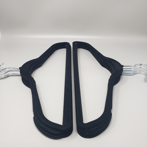 10 Velvet Hangers - Picture 2 of 8